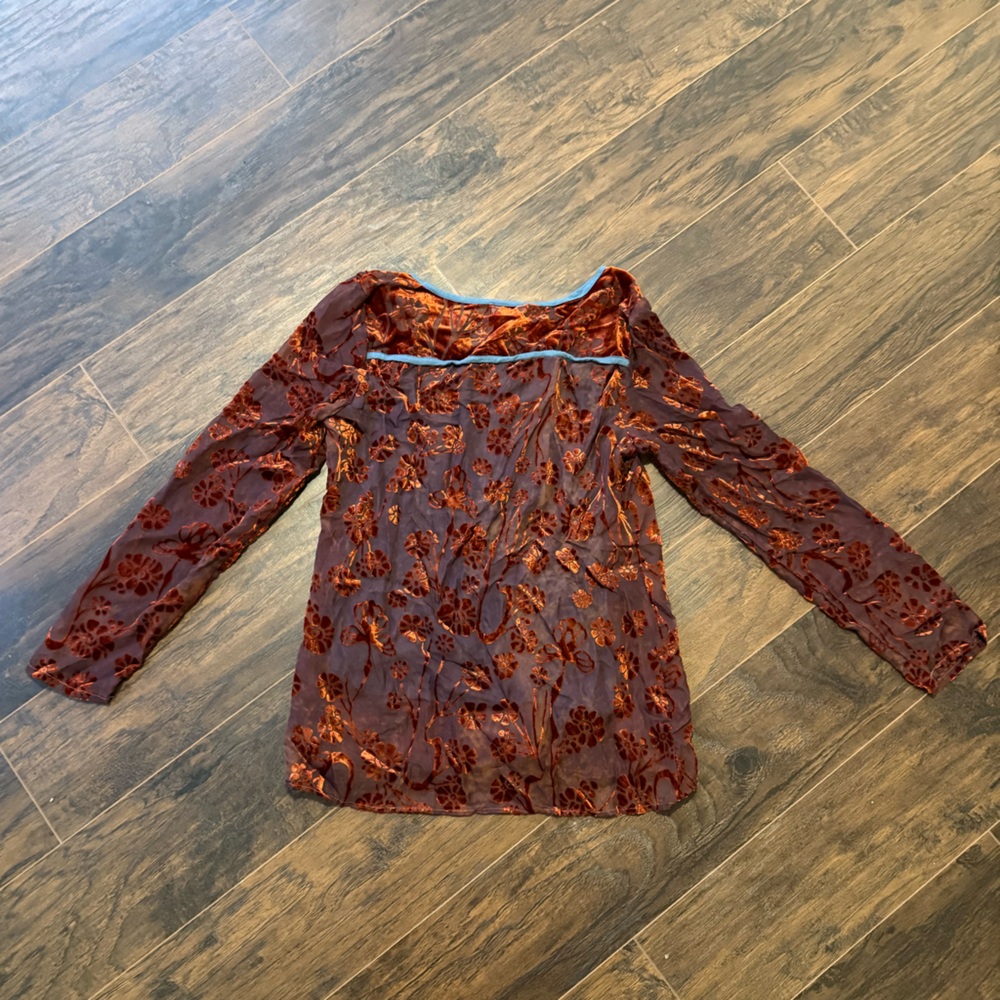 Sundance Floral Velvet Blouse in Rich Brown - Picture 3 of 3